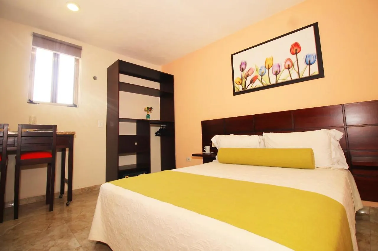 Papagayo Hotel Boutique Playa del Carmen México
